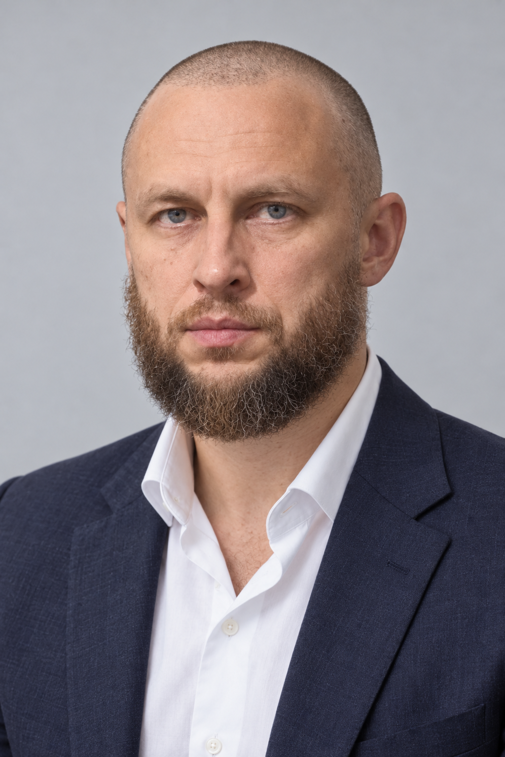 Руслан Талгатович — AI-архитектор, автор цифровых проектов